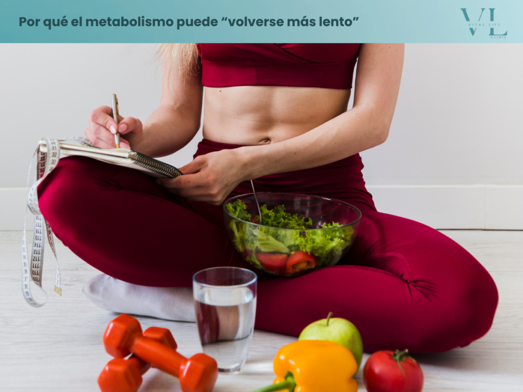 Importancia del entrenamiento de fuerza para evitar la ralentización del metabolismo durante la pérdida de grasa.
